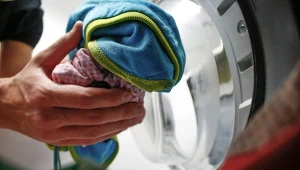 Jesienią pranie wyschnie dwa razy szybciej. Potrzebny gadżet masz w domu