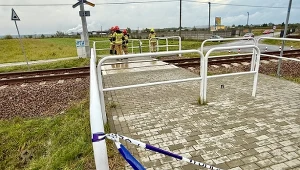 Wypadek na przejściu kolejowym, zginęły dwie osoby