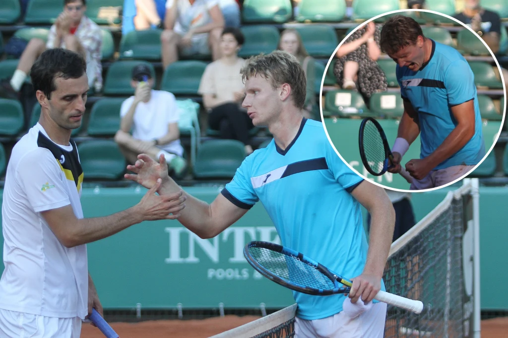 Maks Kaśnikowski po raz drugi pokonał Alberta Ramosa-Viñolasa> W bardzo ważnym dla siebie momencie