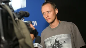 Bartosz Bielenia wcielił się w rolę lidera zespołu black metalowego