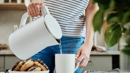 Czy warto pić wodę z miodem na czczo?