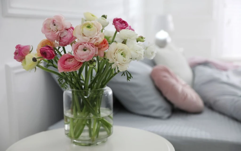 Czy warto stawiać kwiaty obok łóżka? Chińska filozofia mówi wiele na ten temat Czy warto stawiać kwiaty obok łóżka? Chińska filozofia mówi wiele na ten temat
