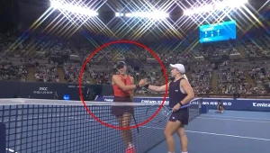 Mirra Andriejewa i Sonay Kartal po meczu