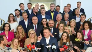 Petru i inni. Rozpoczyna się gra o stołek po Hołowni