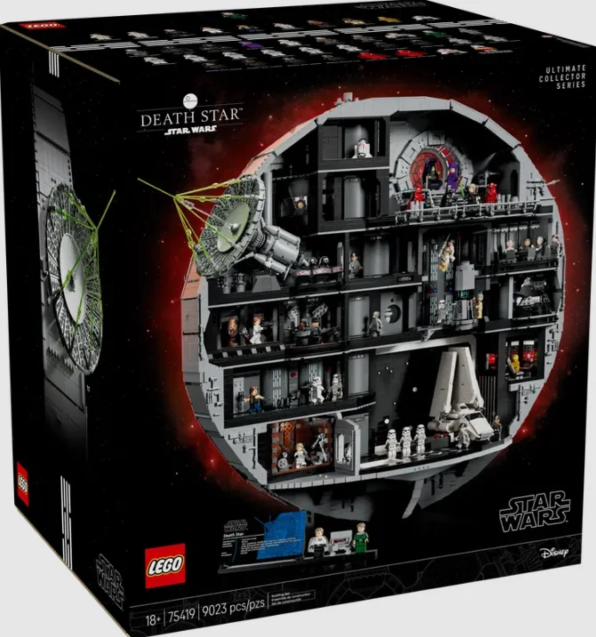 Nowy zestaw LEGO rozpali entuzjazm wielu? Duże pudełko zestawu LEGO Star Wars prezentujące model Gwiazdy Śmierci wyposażony w szczegółowe minifigurki, wnętrza i sceny inspirowane filmem, grafiki producenta oraz loga LEGO, Disney i Star Wars.