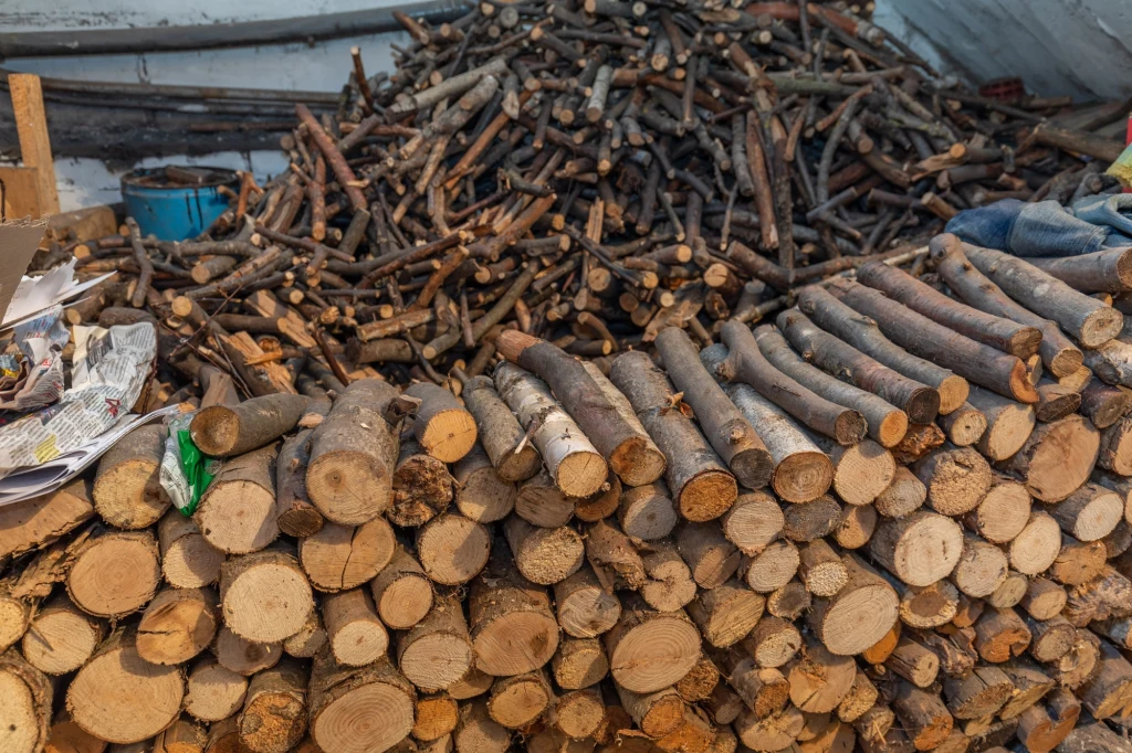 Czym jest samowyrób drewna i dlaczego się opłaca? Czym jest samowyrób drewna i dlaczego się opłaca?