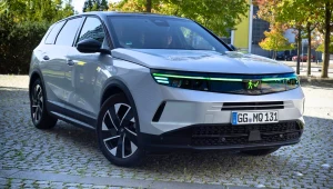 Wkrótce nowe wyposażenie auta? Obowiązkowe przednie światło stopu