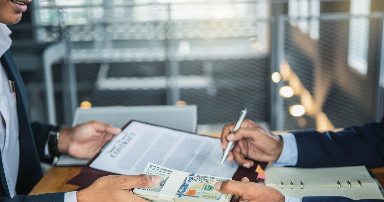 Kredyt gotówkowy dla freelancerów i specjalistów – na czym polega i kto może się o niego ubiegać?