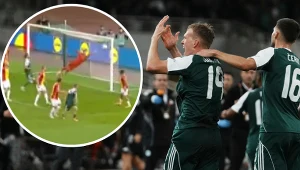 Karol Świderski strzelający gola w meczu z Go Ahead Eagles, 02.10.2025 r.