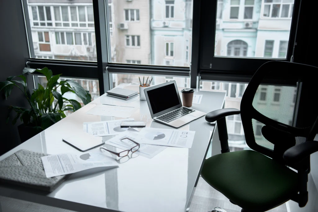 Od 1 stycznia do 30 czerwca 2025 r. do ZUS wpłynęło 519,1 tys. formularzy RUD, na których zgłoszono ponad 620,1 tys. umów o dzieło Od 1 stycznia do 30 czerwca 2025 r. do ZUS wpłynęło 519,1 tys. formularzy RUD, na których zgłoszono ponad 620,1 tys. umów o dzieło