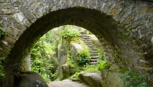 Bajkowy szlak w Górach Stołowych. Poczujesz się jak w skalnym labiryncie