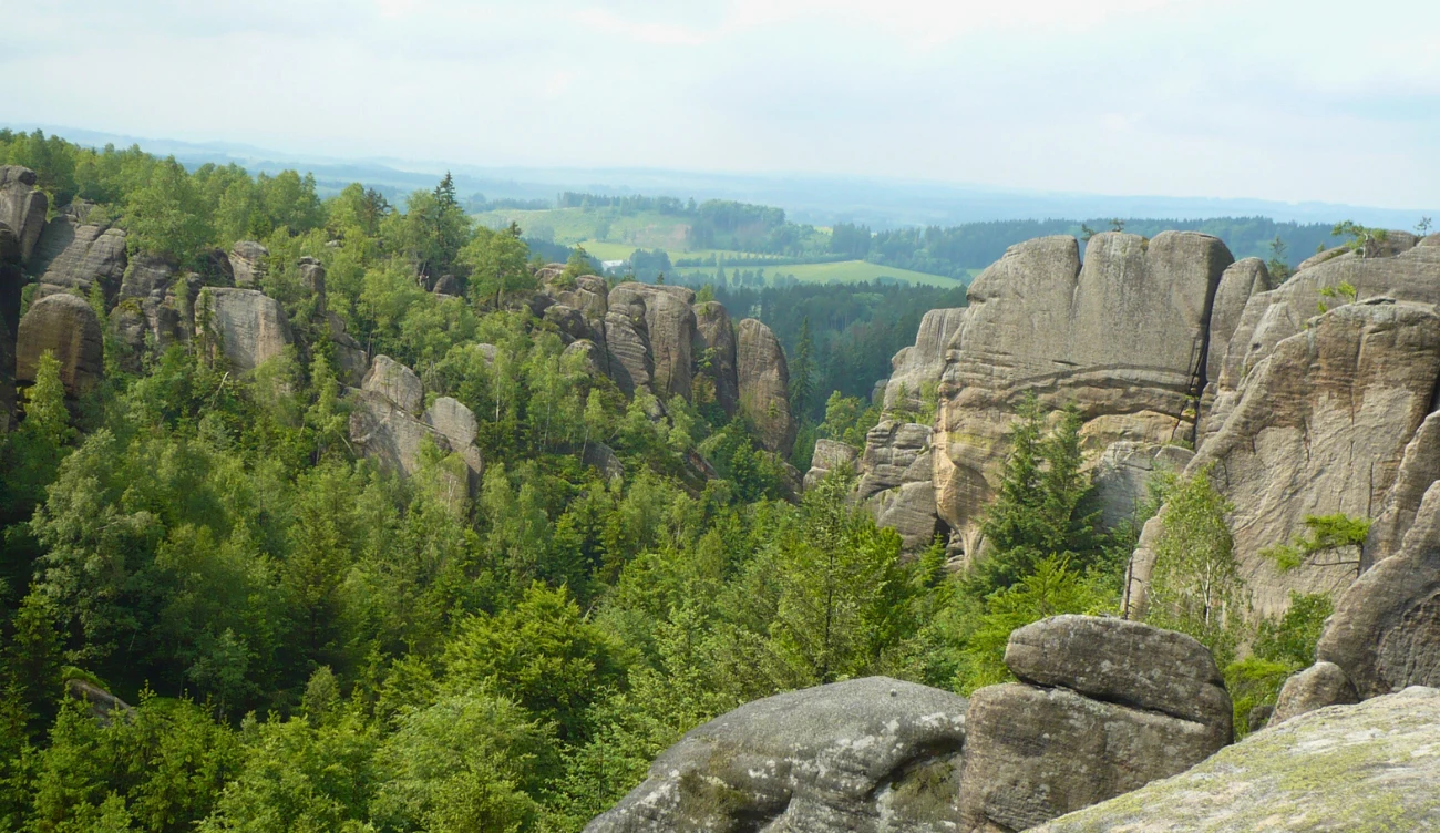 Broumovske Steny - niezapomniane skalne szlaki w Sudetach 