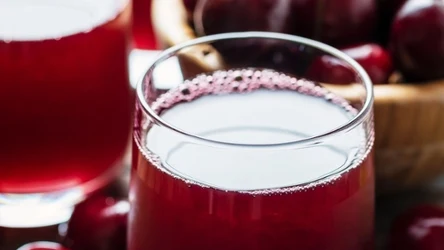 Regularne picie soku z czereśni może korzystnie wpływać na stawy