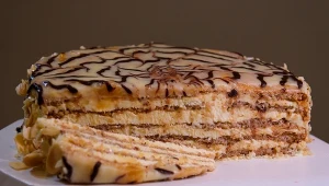 Tort Esterhazy to jedno z najsłynniejszych ciast świata