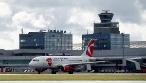 Z powodu ryzyka nalotu grupy dronów na lotnisku w Pradze rozlokowano snajperów