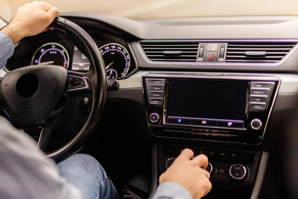 Radio w samochodzie także podlega obowiązkowi opłacania abonamentu RTV Radio w samochodzie także podlega obowiązkowi opłacania abonamentu RTV