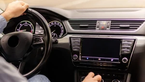 Wystawiają 1305 zł kary jeśli masz auto od co najmniej 5 lat. Ruszyły kontrole
