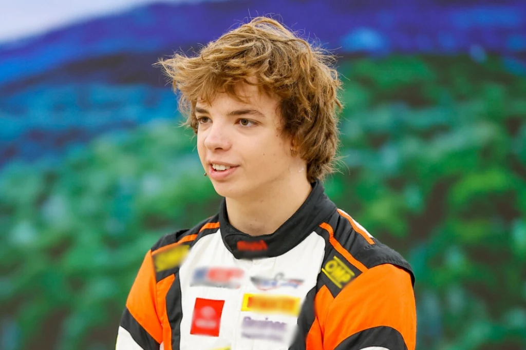 ​Tymoteusz "Tymek" Kucharczyk idzie w ślady Roberta Kubicy. 19-latek robi karierę na torach Formuły