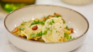 Smażone pierogi z kaszą, kapustą i kiełbasą - jesienny hit od Karoliny Stolarskiej-Bigos 