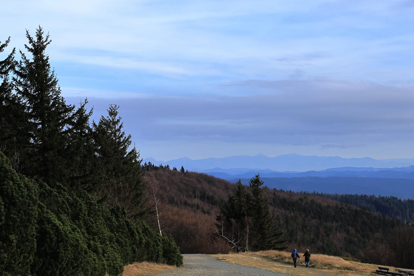 Beskid Morawsko-Śląski to malownicze widoki, łatwe szlaki oraz wspaniałe miejsca, takie jak Przełęcz Pustevny Beskid Morawsko-Śląski to malownicze widoki, łatwe szlaki oraz wspaniałe miejsca, takie jak Przełęcz Pustevny