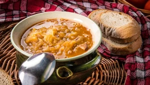 Jednogarnkowe danie z kapustą kiszoną nasyci cię na wiele godzin