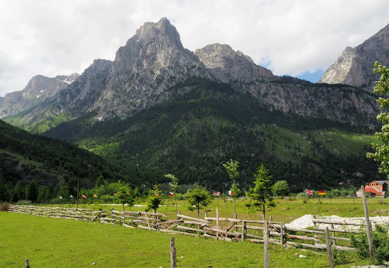 "The Times" określił Góry Północnoalbańskie jako "puste, ekscytujące miejsce".