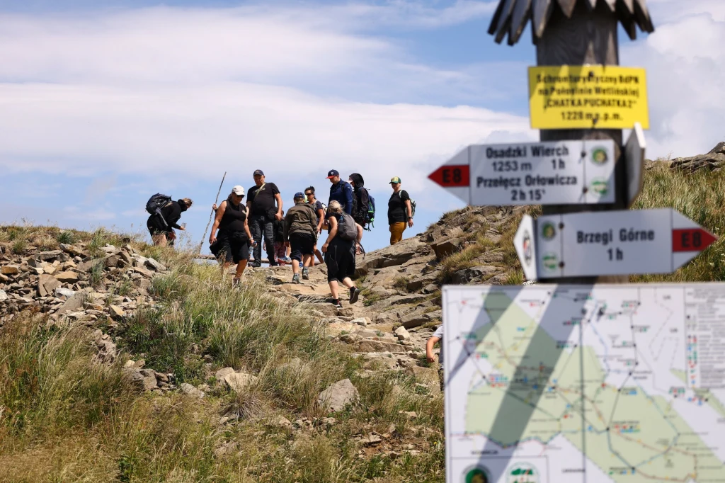 W sprawie zapisów na wejście na Opołonek powstało ogromne zamieszanie. Turyści są wściekli na BPN W sprawie zapisów na wejście na Opołonek powstało ogromne zamieszanie. Turyści są wściekli na BPN