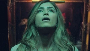 Zaskakująca zabawa gatunkami. Ten film dostarcza wielu emocji