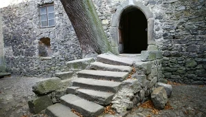 Tajemnicze miejsce na Dolnym Śląsku. Co łączy je z Lancelotem z Jeziora?