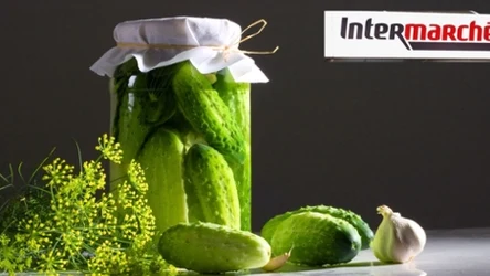 Zapomnij o miękkich marynowanych ogórkach. Ten dodatek sprawi, że będą chrupiące!