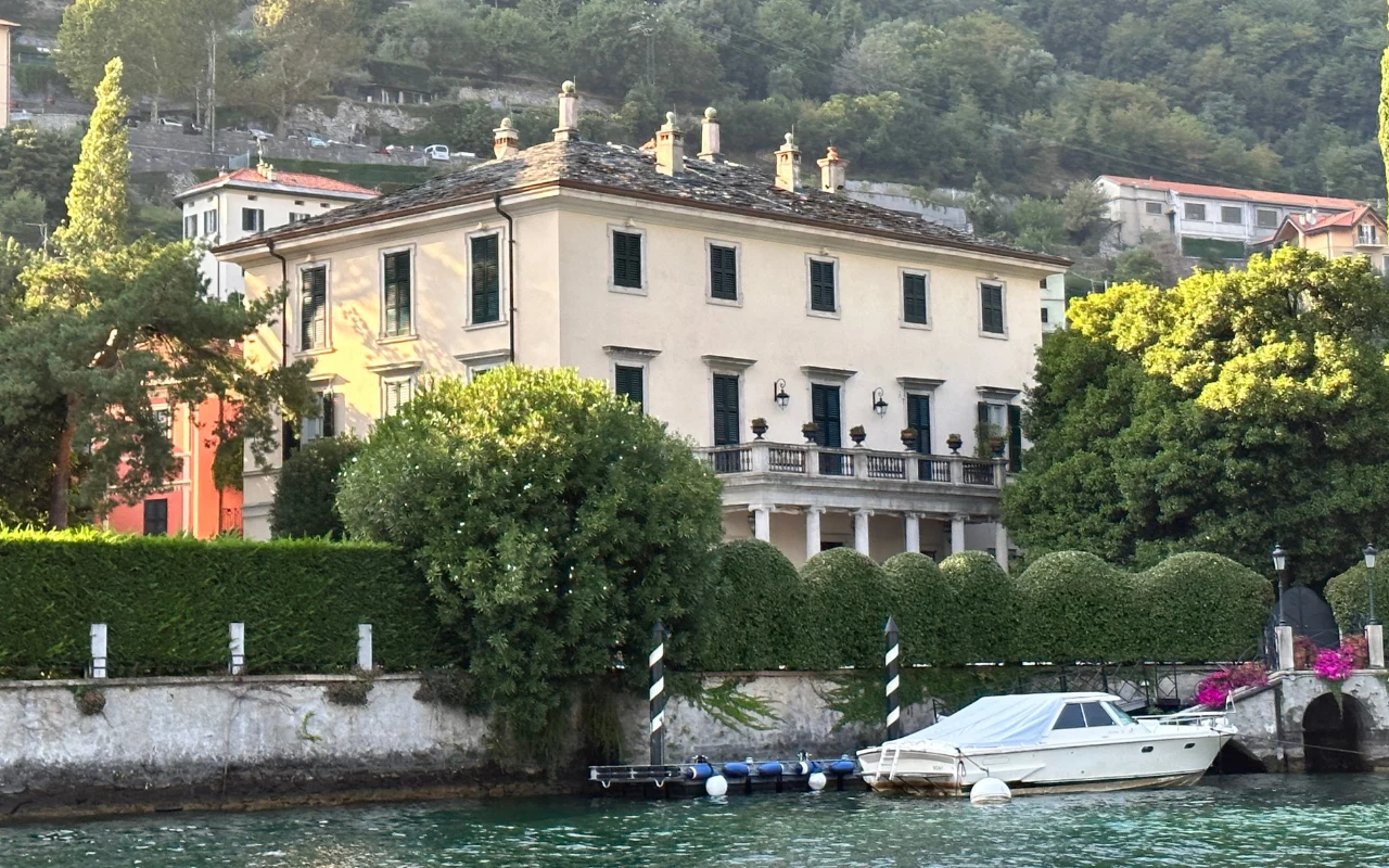 Willa George'a Clooney'a nad jeziorem Como we Włoszech