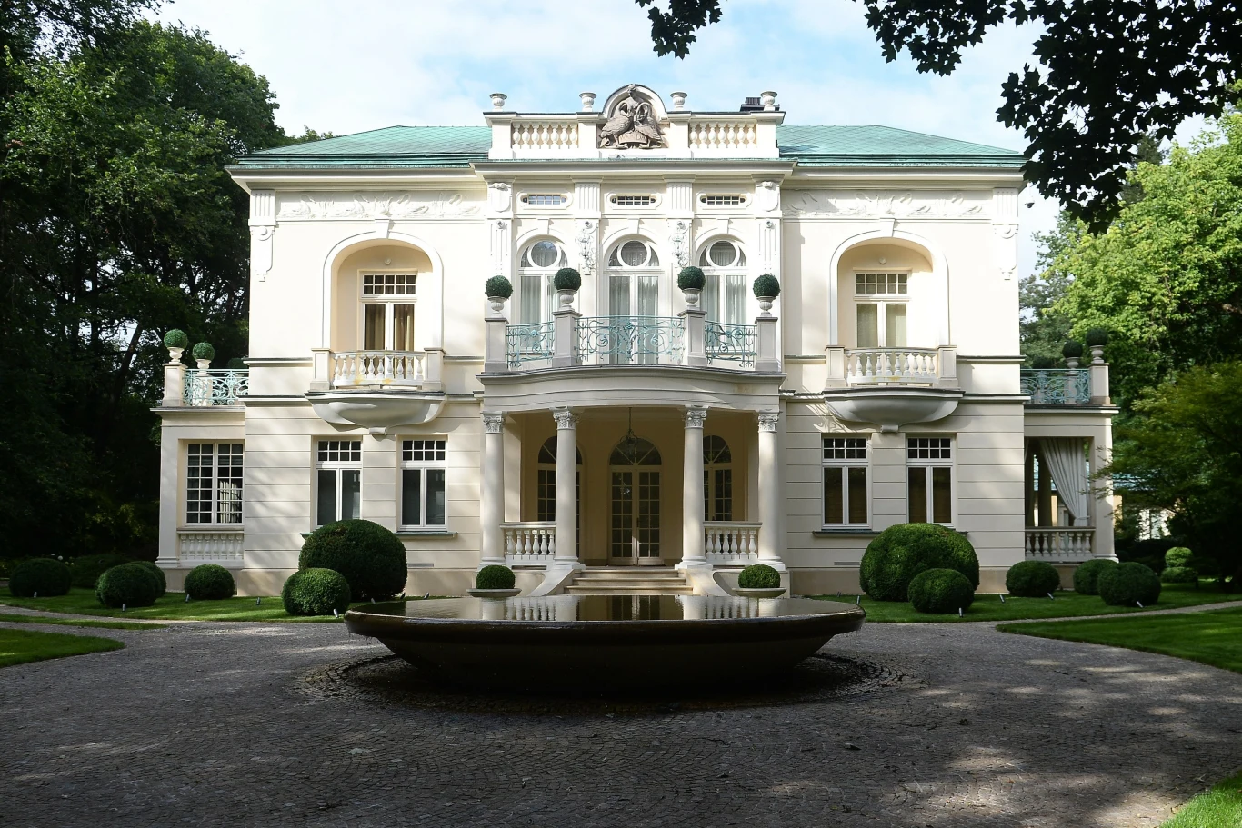 Wyjątkowe uzdrowisko niedaleko Warszawy. Jesienią jest tutaj szczególnie pięknie