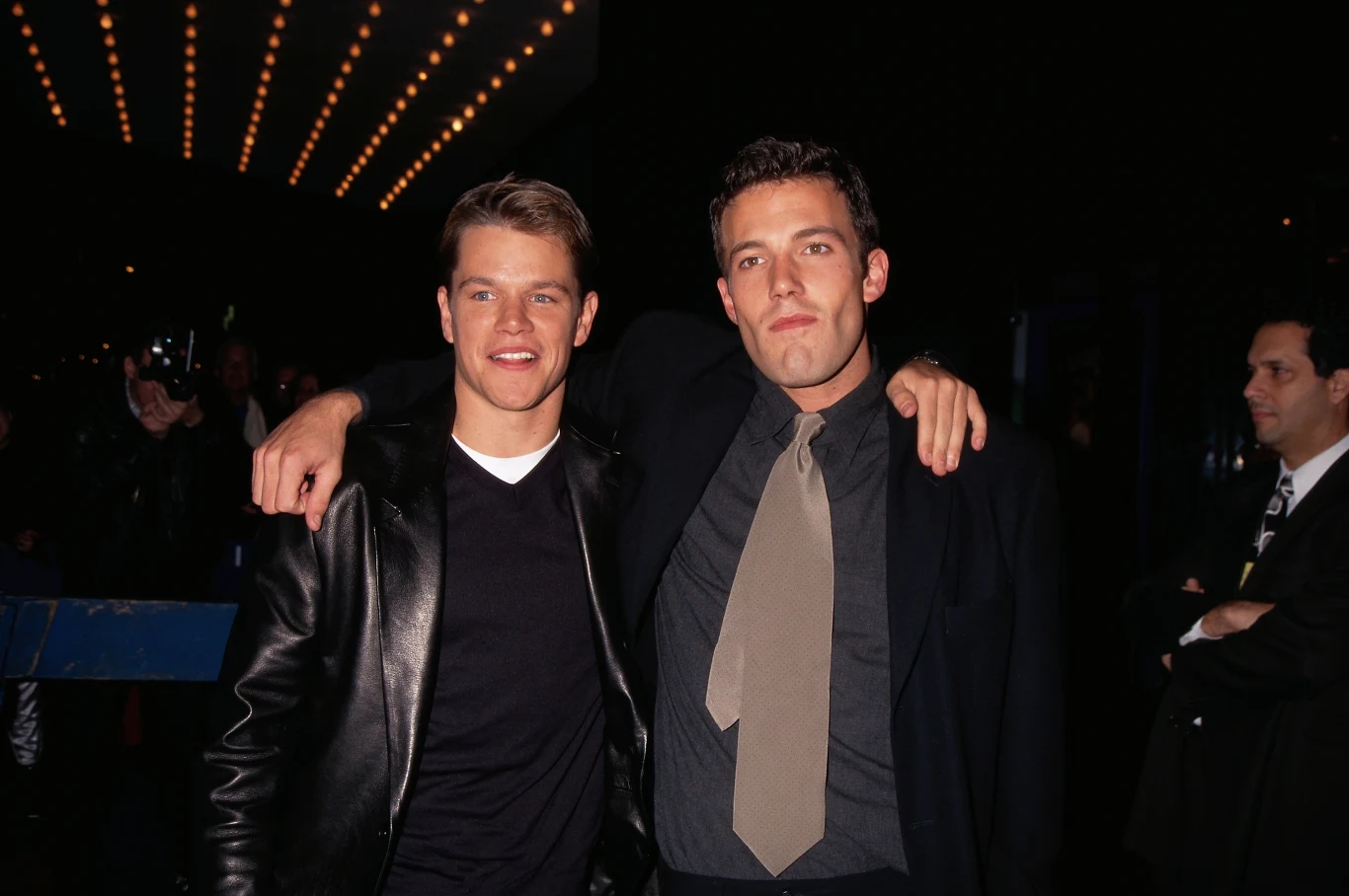 Matt Damon i Ben Affleck na premierze filmu "Buntownik z wyboru" w 1997 roku