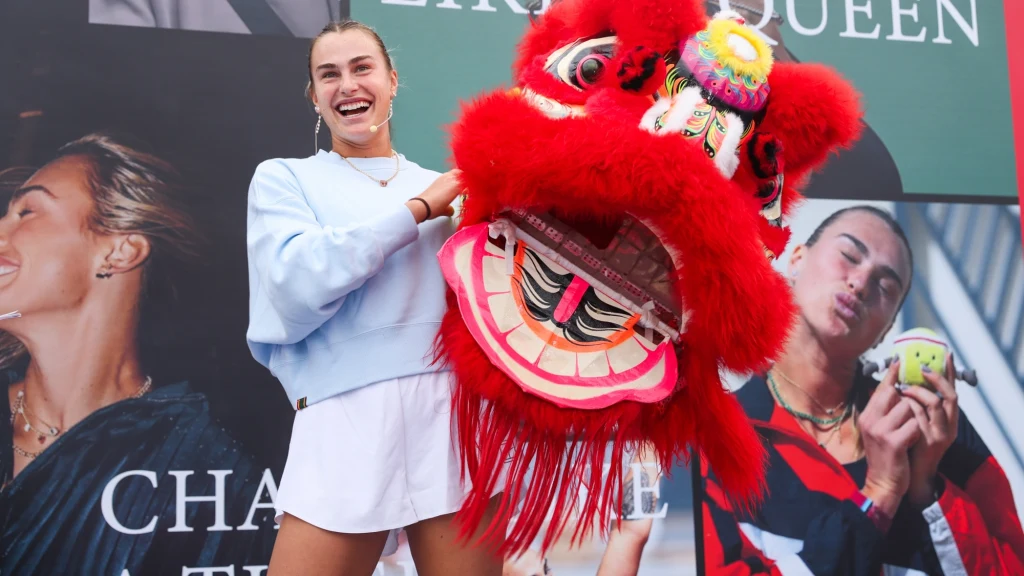 Aryna Sabalenka w Wuhan powitana została niczym królowa Aryna Sabalenka w Wuhan powitana została niczym królowa