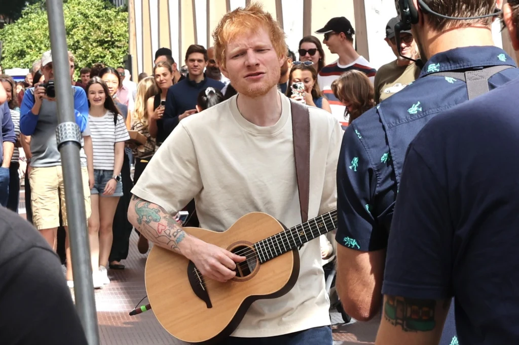 Ed Sheeran wraca do koncertowania na ulicach!