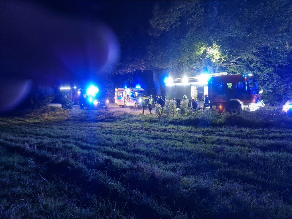 Wypadek w woj. pomorskim. Auto wjechało w grupę chłopców Wypadek w woj. pomorskim. Auto wjechało w grupę chłopców