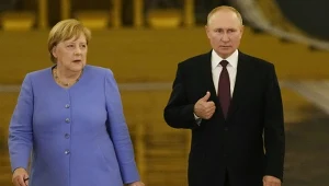 Angela Merkel oraz Władimir Putin na chwilę przed wspólną konferencją prasową na Kremlu (zdj. arch.)