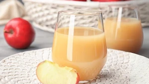 Domowy sok z owoców jesieni. Bije na głowę te ze sklepu 