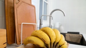 Jak przechowywać banany? Oto powód, dla którego lądują w koszu