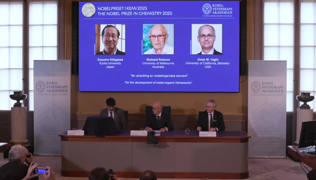 Nagroda Nobla z chemii. Susumu Kitagawa, Richard Robson and Omar M. Yaghi triumfują Nagroda Nobla z chemii. Susumu Kitagawa, Richard Robson and Omar M. Yaghi triumfują