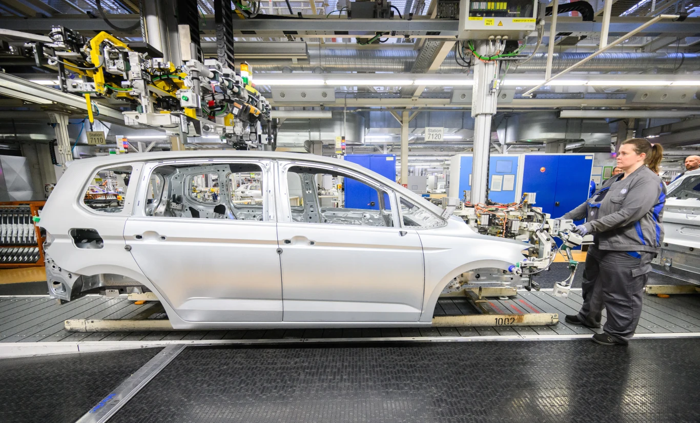 Polska popiera wprowadzenie aut "Made in EU". Wiceminister klimatu omawia poparcie Polski dla aut elektrycznych z oznaczeniem "Made in EU".