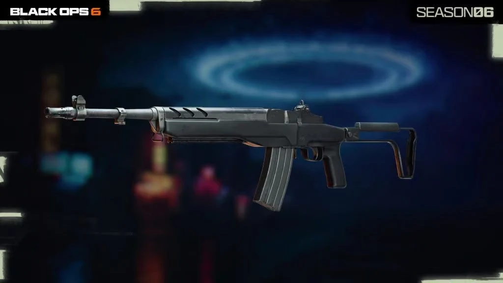 Merrick 556 Nowoczesny karabin szturmowy z ciemnym wykończeniem, zawieszony na tle z efektem świetlnym przypominającym aureolę, detale techniczne dobrze widoczne, nad bronią logo gry Black Ops 6 i informacja o sezonie.