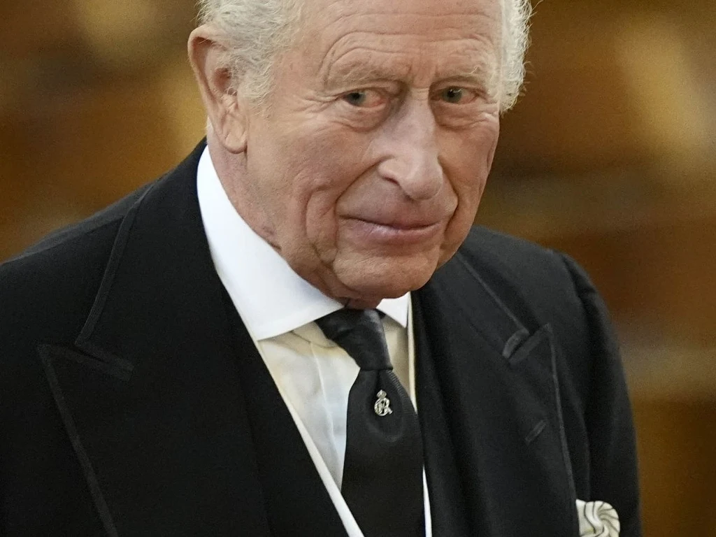 Król Karol III Król Karol III