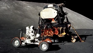 Księżyc wciąż skrywa ślady Thei? Nowe odkrycie w próbkach Apollo 17