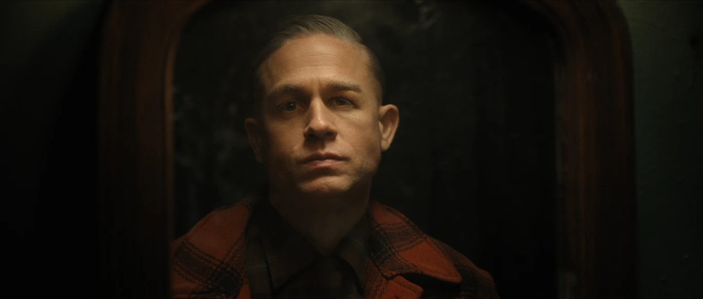 Charlie Hunnam jako Ed Gein Charlie Hunnam jako Ed Gein