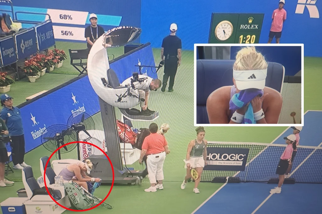 Clara Tauson przeżyła dramat w drugim secie starcia z Jasmine Paolini Sędzia liniowy spada z wysokiego krzesła na korcie tenisowym podczas meczu kobiet, jedna z tenisistek pochyla się przy swoich rzeczach, druga stoi z rakietą w ręku, w prawym górnym rogu zbliżenie na tenisistkę zakrywającą twarz ręcznikiem z widocznymi ...