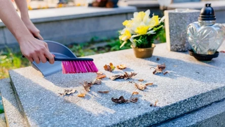 Jeśli w październiku zadbasz o groby na cmentarzu, unikniesz natłoku obowiązków tuż przed 1 listopada