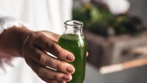 Wspiera serce, wątrobę i poprawia wyniki krwi. To najlepszy czas na picie tego soku