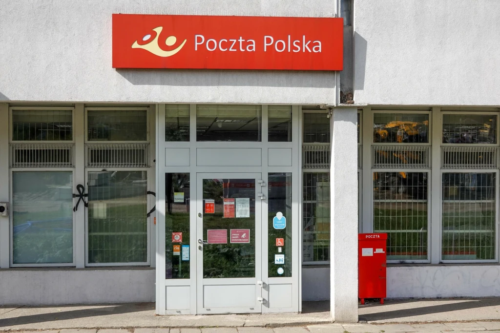 Zgodnie z przepisami odpowiedzialność za przesyłkę spoczywa na operatorze pocztowym od chwili jej przyjęcia aż do doręczenia adresatowi