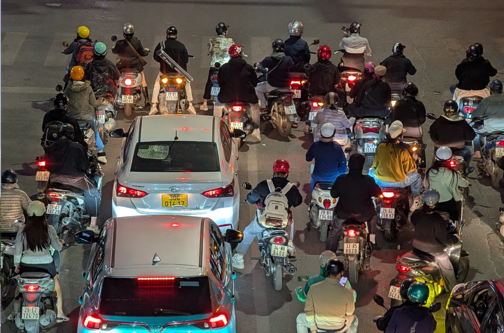 Zakaz wjazdu dla spalinowych motocykli w Wietnamie od 2026. Zakaz wjazdu dla spalinowych motocykli w Wietnamie od 2026.